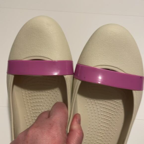 Crocs Brynn Flats Women's 9 Cap Toe Ballet Casual Off White Slip Violet Strip - Picture 2 of 6